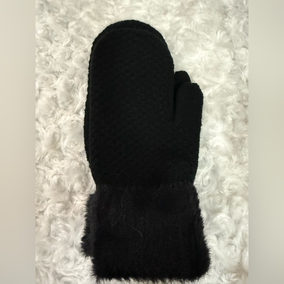 Elegant Black Fur-Trimmed Mittens NEW unworn - Picture 1 of 1